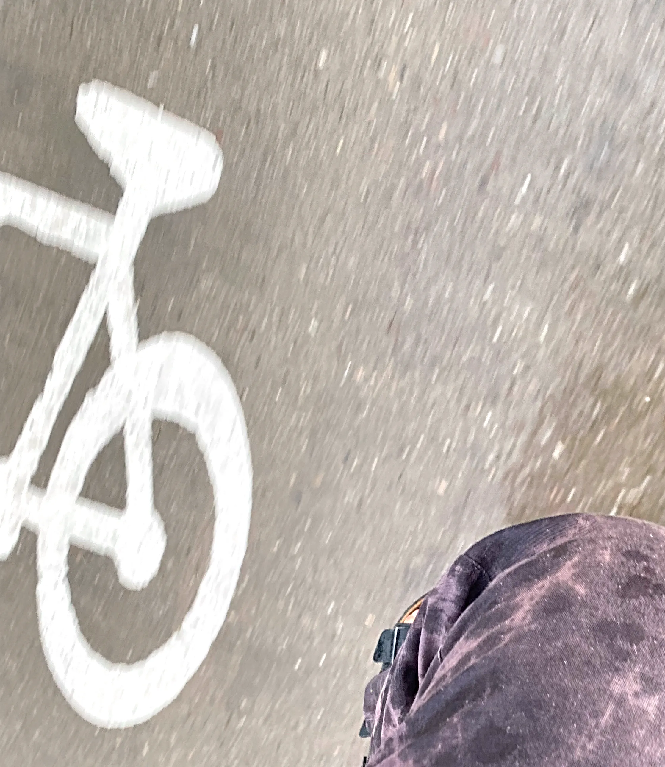 Kvinna på elsparkcykel påkörd av bil i Eskilstuna